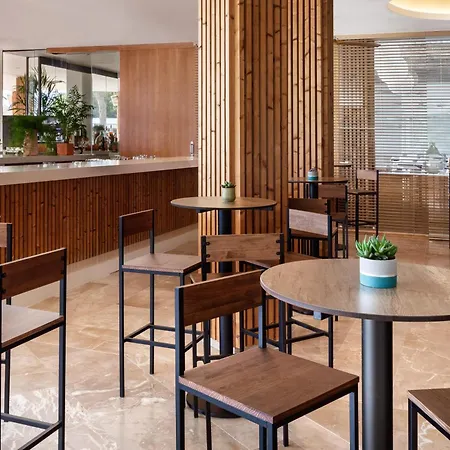 Melia South 4*